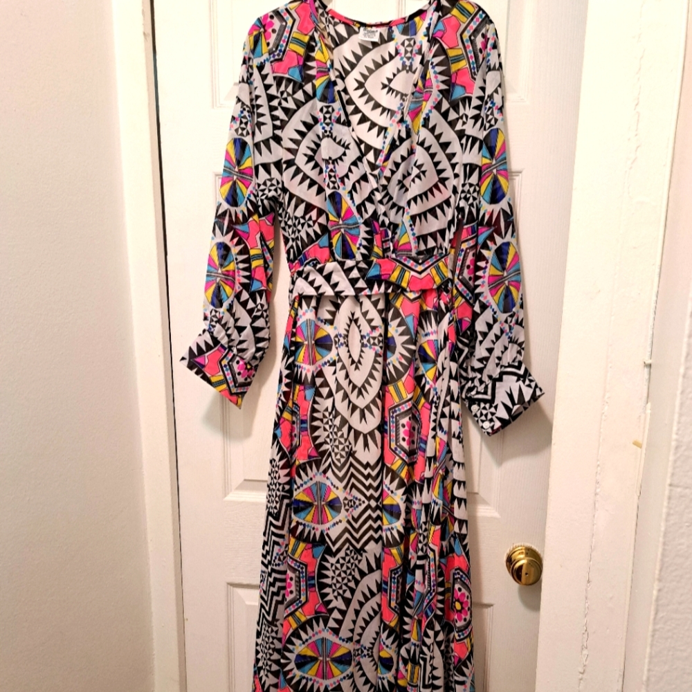 Gorgeous retro looking maxi dress